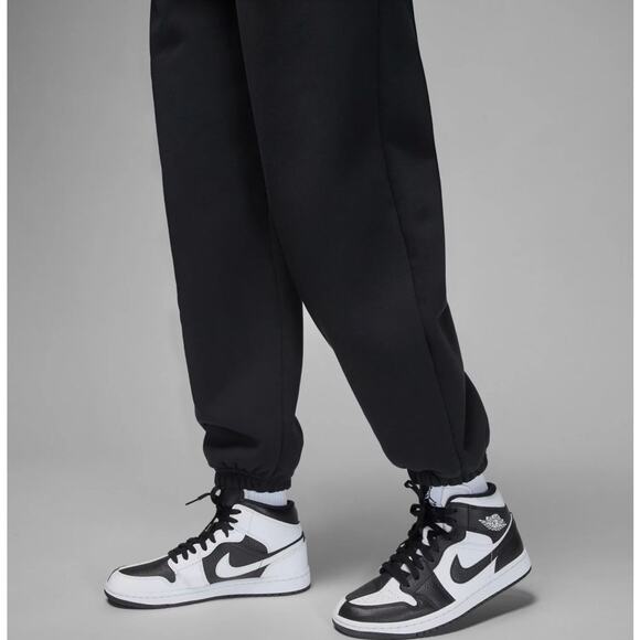 Black Jordan Sweatpants - FB5113-010 - Size M - NEW - Picture 12 of 16